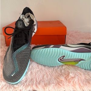 New size 10 Tennis shoes